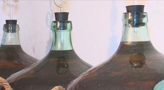 Vinul natural de țară, tot mai căutat de români