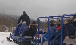 Autobuzul de zăpadă, noua distracţie de la munte