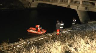 O adolescentă de 18 ani s-a aruncat în canalul Bistrița, după o ceartă cu mama ei