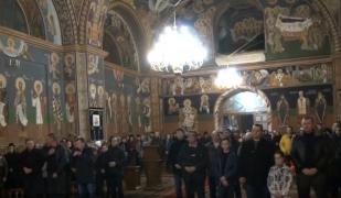 Unii români au mers la slujbă, în noaptea de Revelion