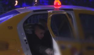 Taximetriști filmați când cer tarife exorbitante clienților, în noaptea de Revelion, în București