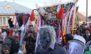 "Mascaţii" din Păuneşti au alungat spiritele rele cu tradiții strămoșești