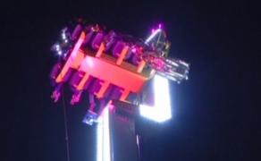 Opt tineri au rămas blocaţi într-un uriaş carusel, în noaptea de Revelion