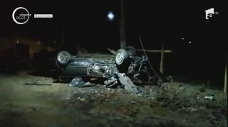 Tânărul mort în Dolj și-a distrus mașina într-un stâlp și un cap de pod