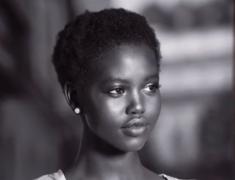 Titlul de "Cel mai bine plătit model în 2018", câştigat de o tânără refugiată