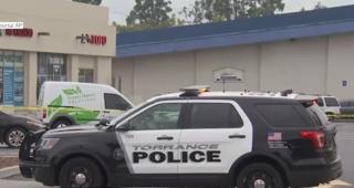 Împuşcături la o sală de bowling din California. Trei oameni au fost ucişi şi alţi patru răniţi