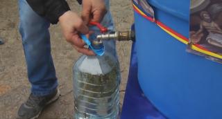 De Bobotează, unii români au vândut ”apă sfințită” pe Internet