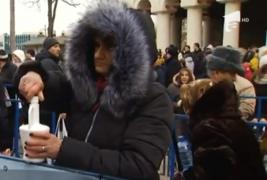 Mii de oameni au venit să ia agheasmă şi să participe la slujbele ţinute de Bobotează