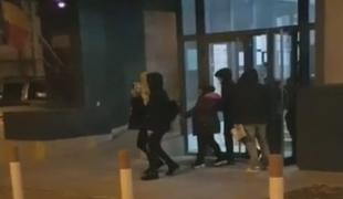 Hoți care au jefuit bătrâni din București prin metoda ”pomana”, prinși de polițiști