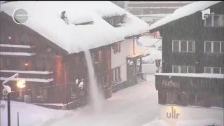 Mii de turişti au rămas blocaţi în staţiunile de schi din Austria, din cauza avalanşelor