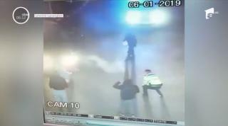 O mașină a luat foc într-o benzinărie din București