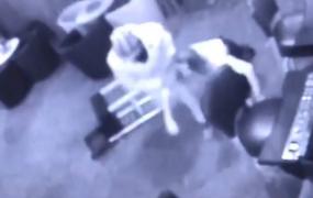 Tânăra bătută cu sălbăticie la Timişoara de un fost puşcăriaş va avea nevoie de ajutorul unui psiholog pentru a trece peste traumă