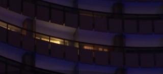 Tânărul care s-a aruncat de la etajul 15 al unui hotel din Bucureşti şi-a luat rămas bun de la iubită înainte de gest