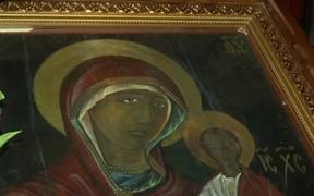 Icoana care plânge, adusă din Ucraina, minune pentru români