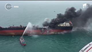 Petrolier aflat în largul Hong Kong-ului, cuprins de flăcări. Un bărbat a murit