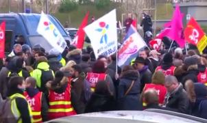 Confruntare între protestatari și jandarmi, la prima deplasare oficială a lui Macron din 2019