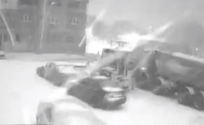 Fenomenul rar de la Smeeni, explicat de meteorologii ANM. Ninsoarea cu tunete şi fulgere i-a speriat pe localnici