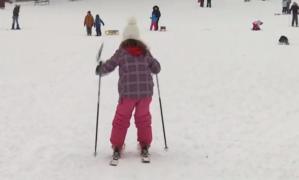 Vacanţa de iarnă, la sfârşit. Elevii, ultimele ore de distracţie pe pârtii