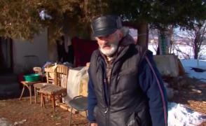 Jandarm din Curtea de Argeş, înger păzitor pentru un bătrânel al nimănui