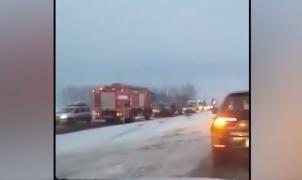 Tânăr de 21 de ani, ucis într-o cursă nebunească. Mașina s-a rupt în două la 150 de km/h