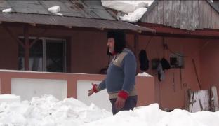 Un vasluian a sunat la 112 și a cerut să-i fie deszăpezită curtea