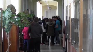 Şcoala românească îmbolnăveşte din ce în ce mai mulţi elevi