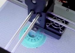 Veşti bune pentru elevii unui liceu din Constanţa. A fost inaugurată o imprimantă 3D