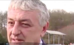 Şeful Serviciului de Permise Auto din Deva, atacat de câţiva tineri, în timp ce-şi plimba câinele