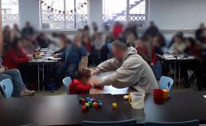 Terapeut fals pe programe cu autism, reclamat la Poliție. Ținea cursuri și elibera diplome fără acreditare