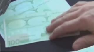 Trei traficanți de droguri prinși în flagrant în București, când vindeau ecstasy