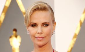 Charlize Theron, noua iubită a actorului Brad Pitt