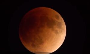 Super Luna sângerie, un fenomen meteo spectaculos
