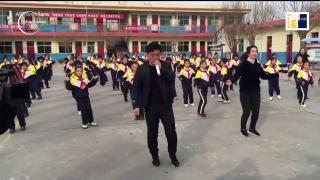 Director de șoală din China, dans memorabil cu elevii