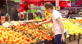 Coș de subzistență de 300 de lei pe lună, pentru românii cu salariul minim pe economie