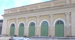 Castelul de la Mintia, din Hunedoara, îngrijit de mai mulți elevi