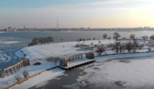 Cea mai mare plajă artificială din România, amenajată pe Lacul Morii din Bucureşti