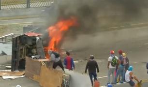 Venezuela, în prag de revoluţie. Liderul opoziţiei s-a autoproclamat preşedinte