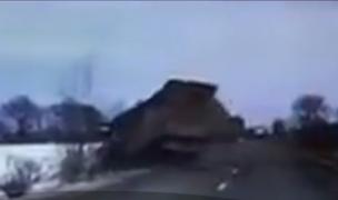 Accident grav în Brașov, după ce o șoferiță a pierdut controlul volanului în depășire