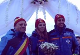 Nuntă pe pârtia din Vatra Dornei! Primarul a venit pe schiuri