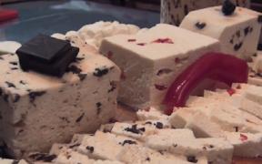 Brânza cu ciocolată, noul desert al moților din zona Arieşeniului