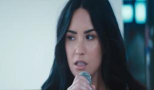 Demi Lovato, șase luni fără droguri. Vedeta a fost sărbătorită de prieteni