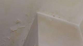 Pagube uriașe într-un bloc din București, după o avarie RADET