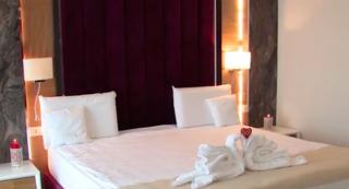 Au apărut deja ofertele de Valentine's Day în magazine