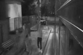 Încă un autobuz atacat la Constanţa: indivizii au aruncat cu ouă în maşină