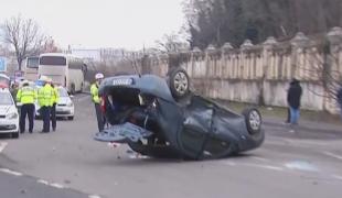 Copil și tatăl său loviți de un șofer care a întors prin loc interzis, la Palatul Parlamentului din București