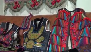 Tradiționalul pieptar făcut de doi bătrâni din Bistrița-Năsăud are mare succes
