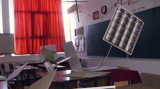 Săli de curs cu miros de mucegai la un liceu din Buzău