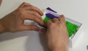 Un tânăr din Mureş a furat telefoane noi şi a umplut cutiile cu plastilină. Doi curieri i-au fost complici