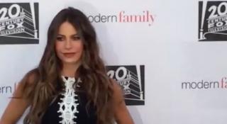 Actriţa columbiană Sofia Vergara debutează în modă