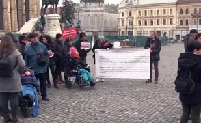 Sute de persoane cu dizabilități și îngrijitorii lor au protestat în mai multe orașe din țară